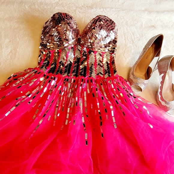 New fun and unique flawless fuchsia dress size 8 - Picture 7 of 7